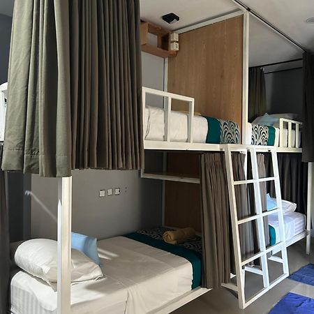 Blue Waves Hostel Amed Ambat المظهر الخارجي الصورة