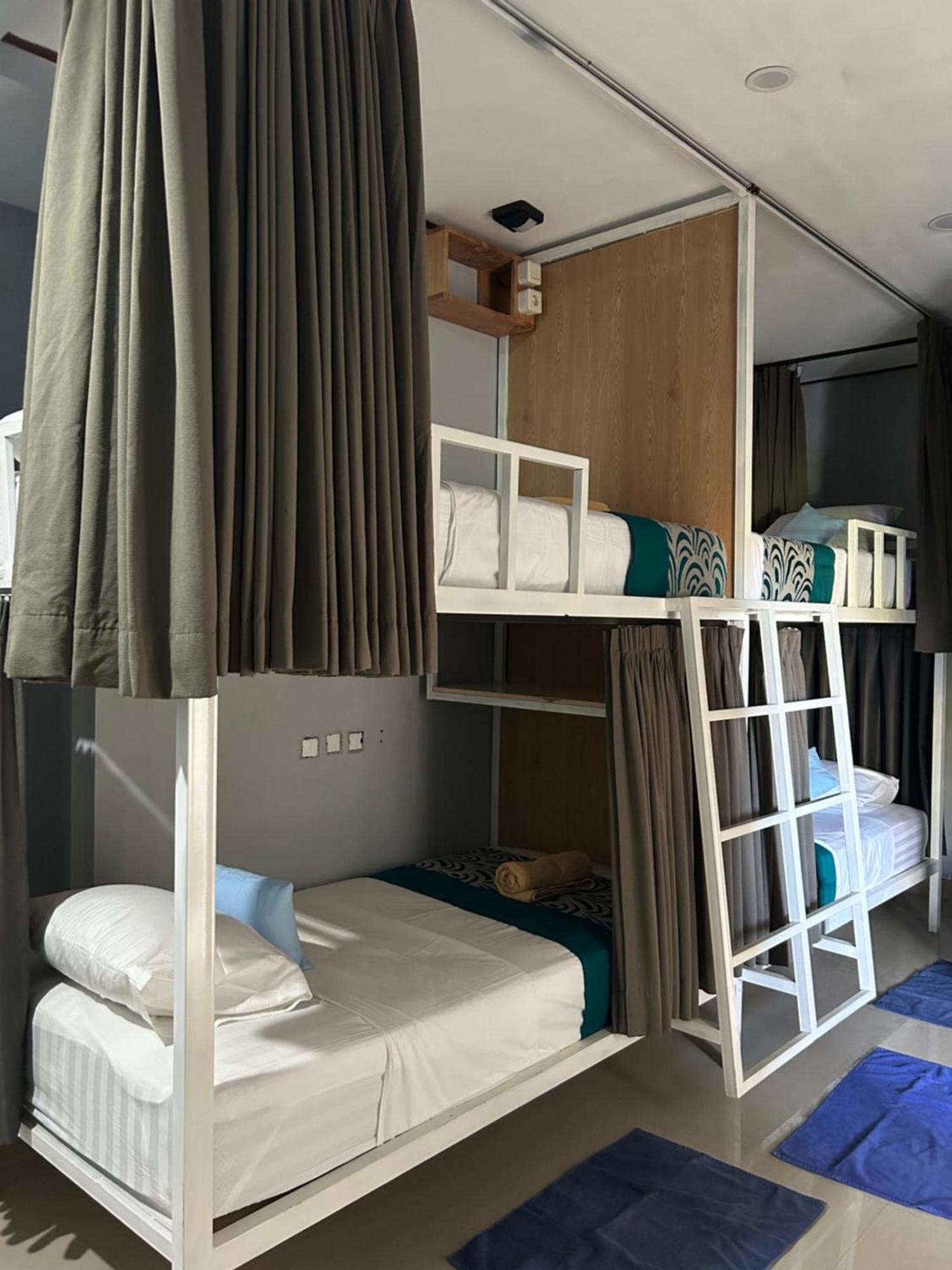 Blue Waves Hostel Amed Ambat المظهر الخارجي الصورة