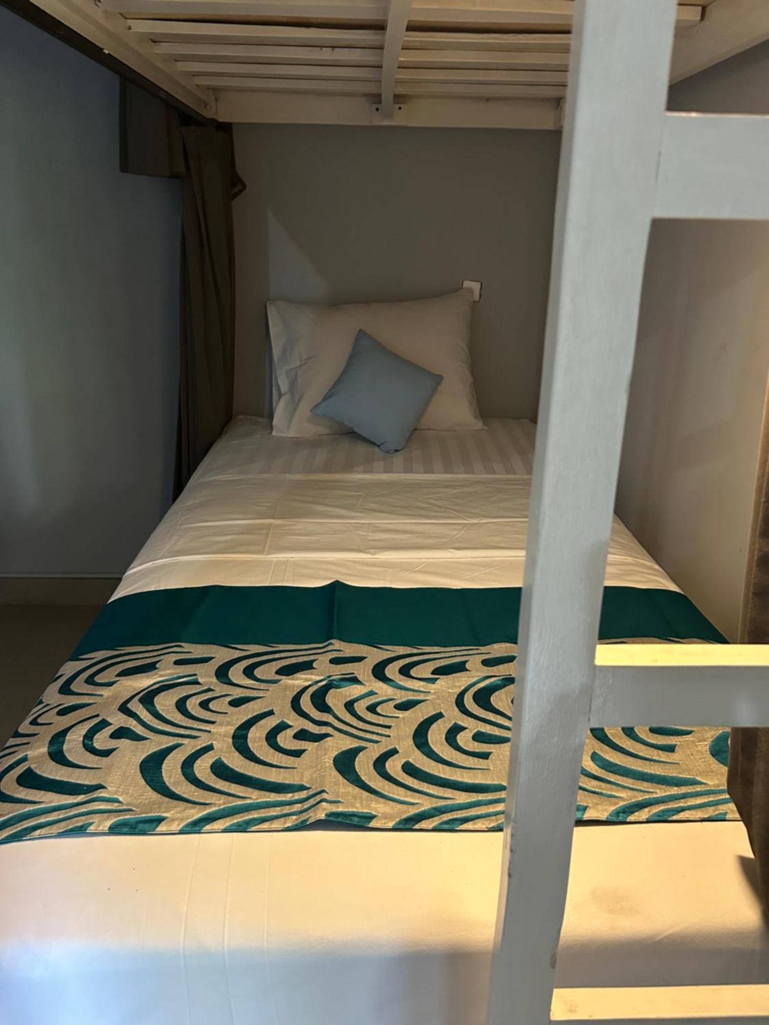 Blue Waves Hostel Amed Ambat المظهر الخارجي الصورة