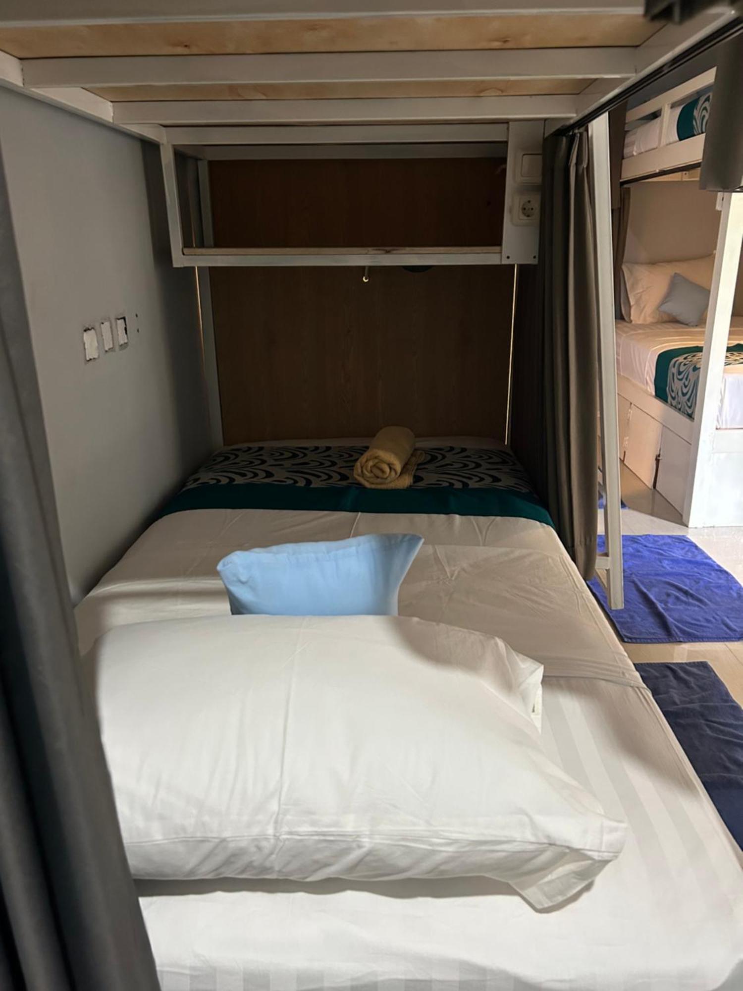 Blue Waves Hostel Amed Ambat المظهر الخارجي الصورة