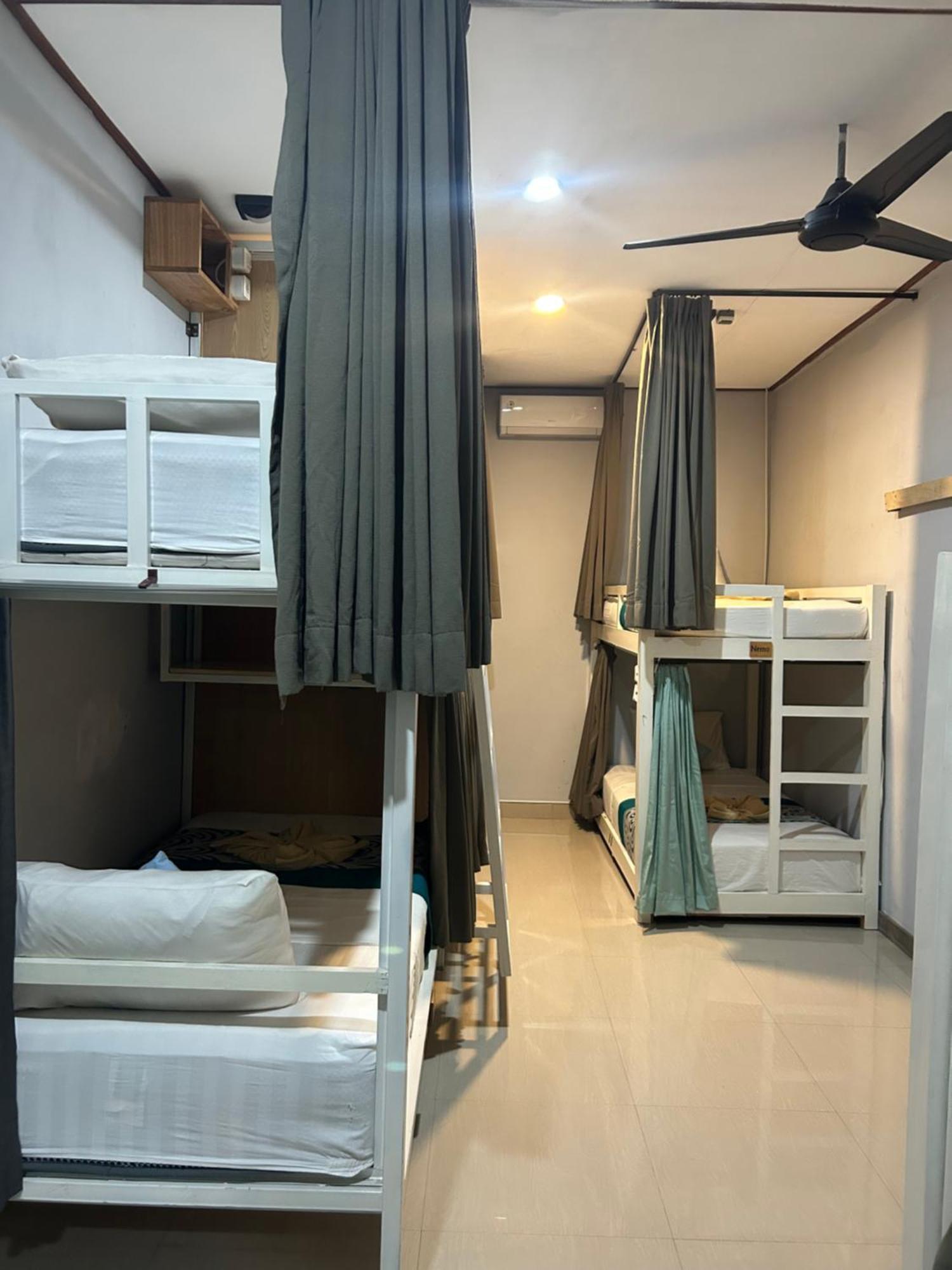 Blue Waves Hostel Amed Ambat المظهر الخارجي الصورة