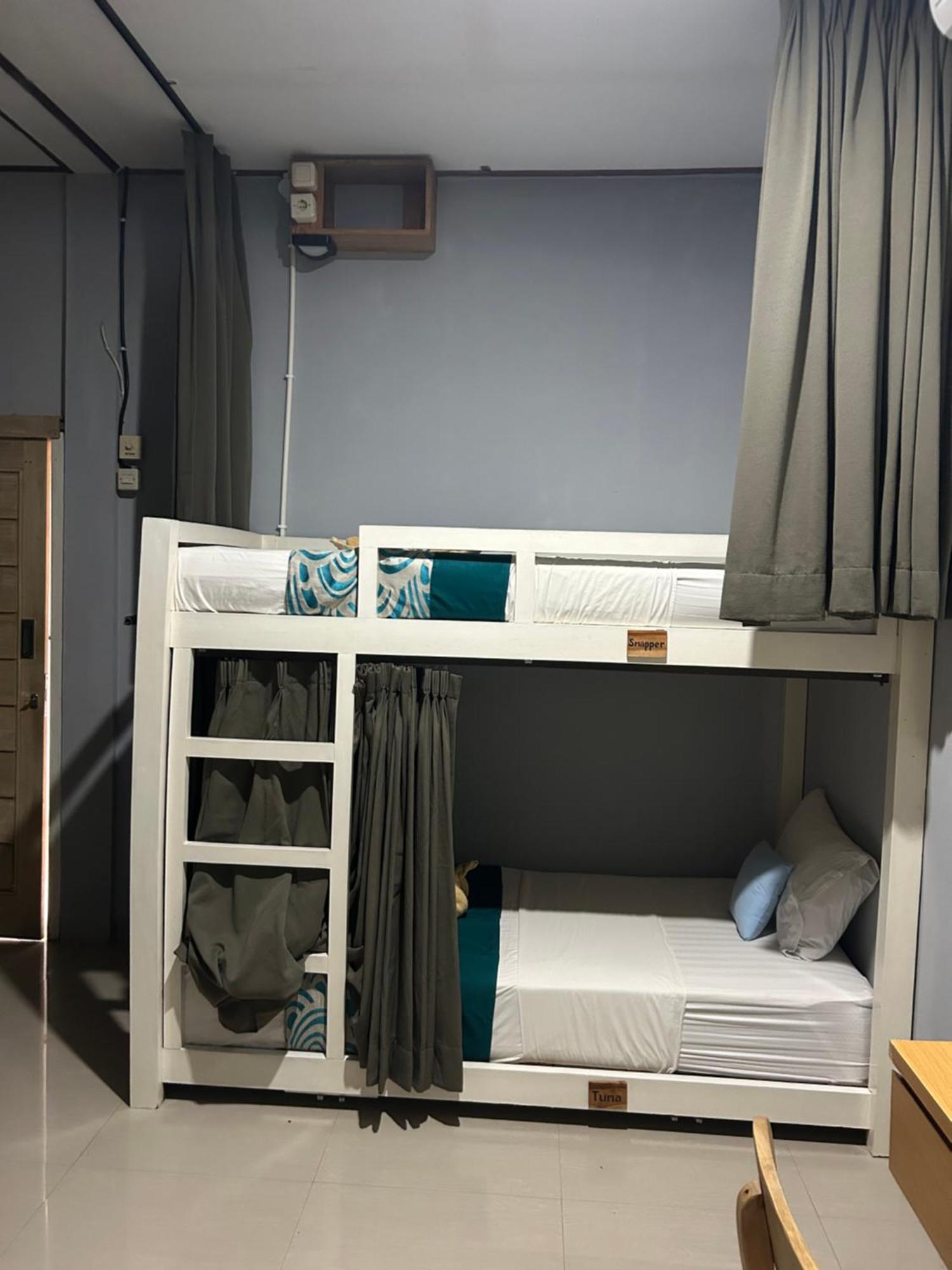 Blue Waves Hostel Amed Ambat المظهر الخارجي الصورة
