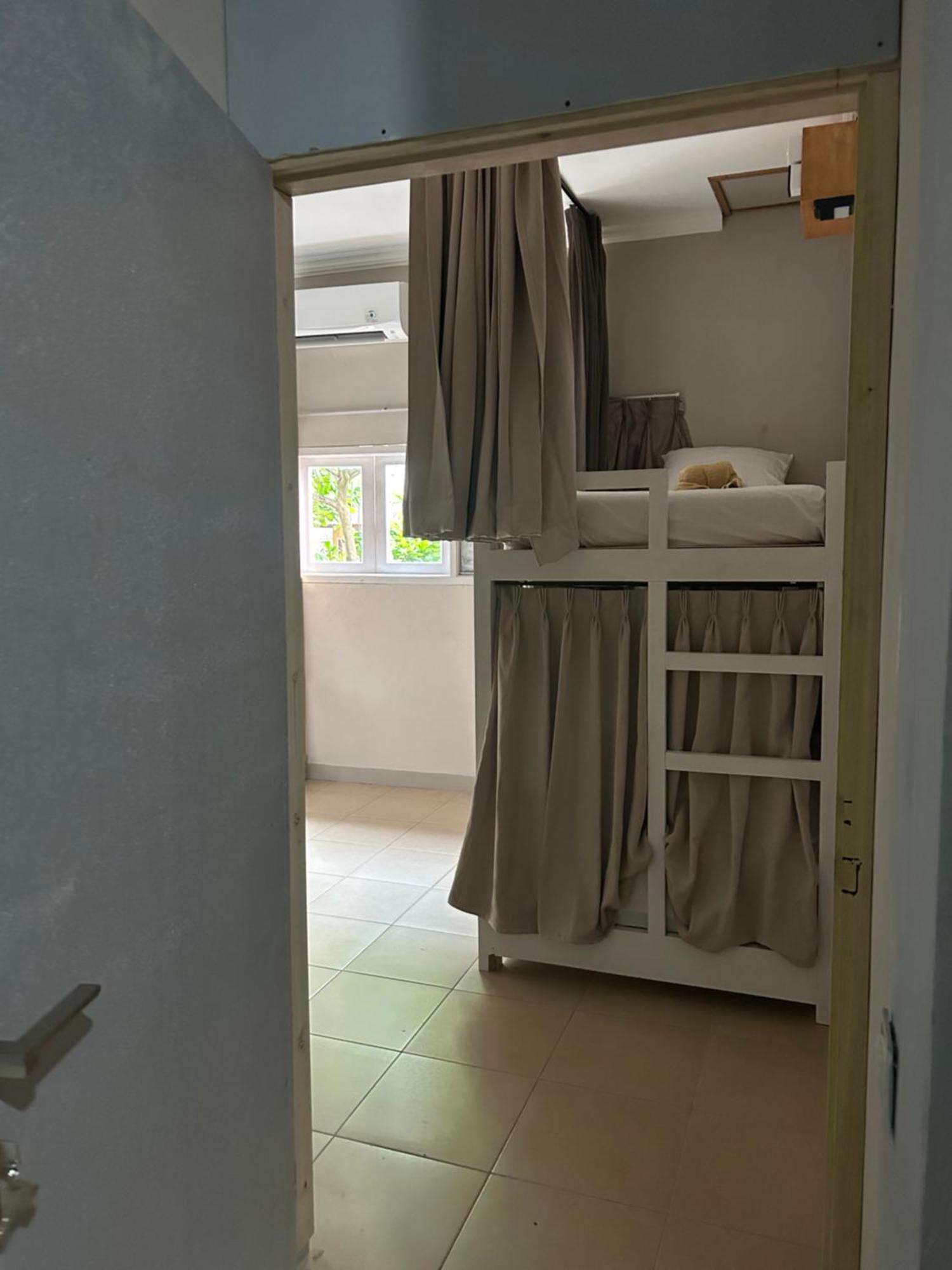 Blue Waves Hostel Amed Ambat المظهر الخارجي الصورة